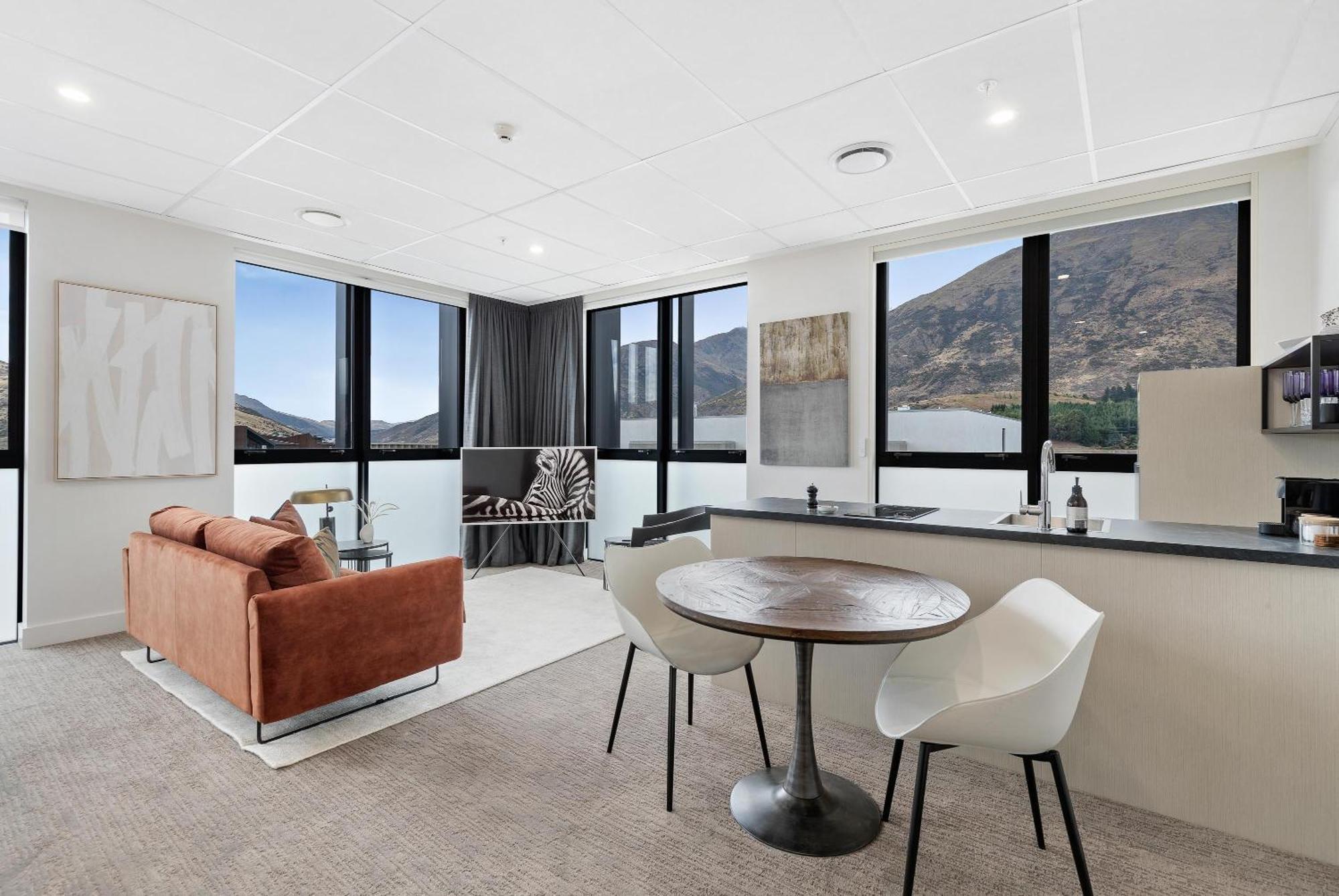 12Th Avenue Suites كوينستاون المظهر الخارجي الصورة