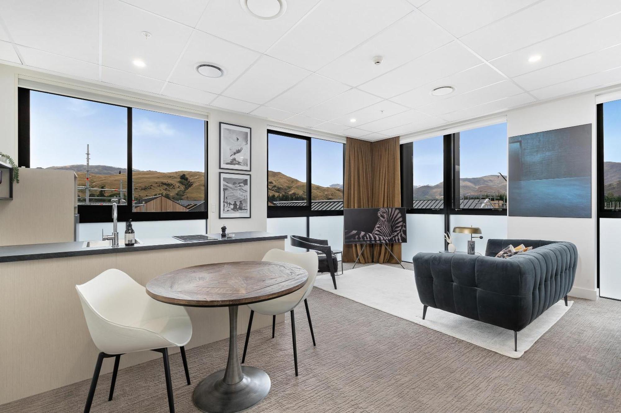 12Th Avenue Suites كوينستاون المظهر الخارجي الصورة