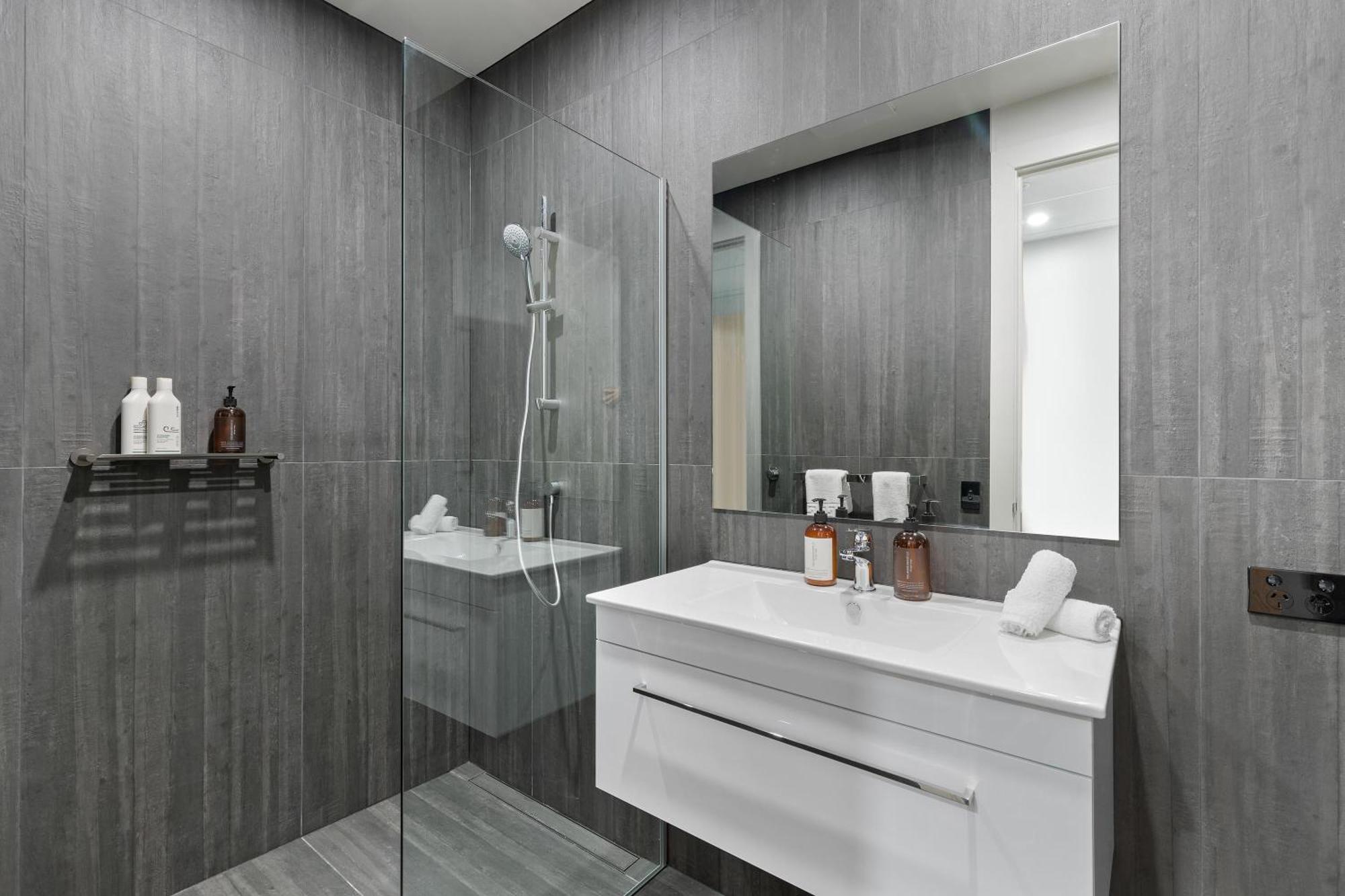 12Th Avenue Suites كوينستاون المظهر الخارجي الصورة