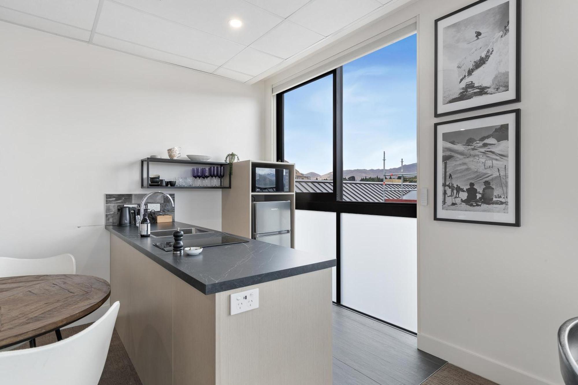 12Th Avenue Suites كوينستاون المظهر الخارجي الصورة