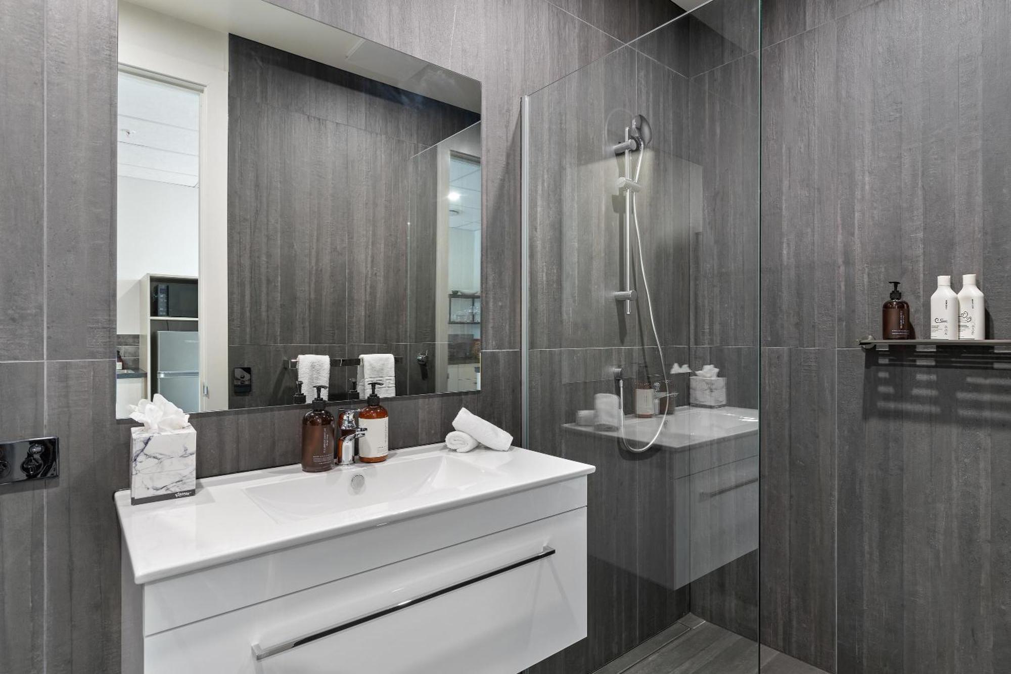 12Th Avenue Suites كوينستاون المظهر الخارجي الصورة